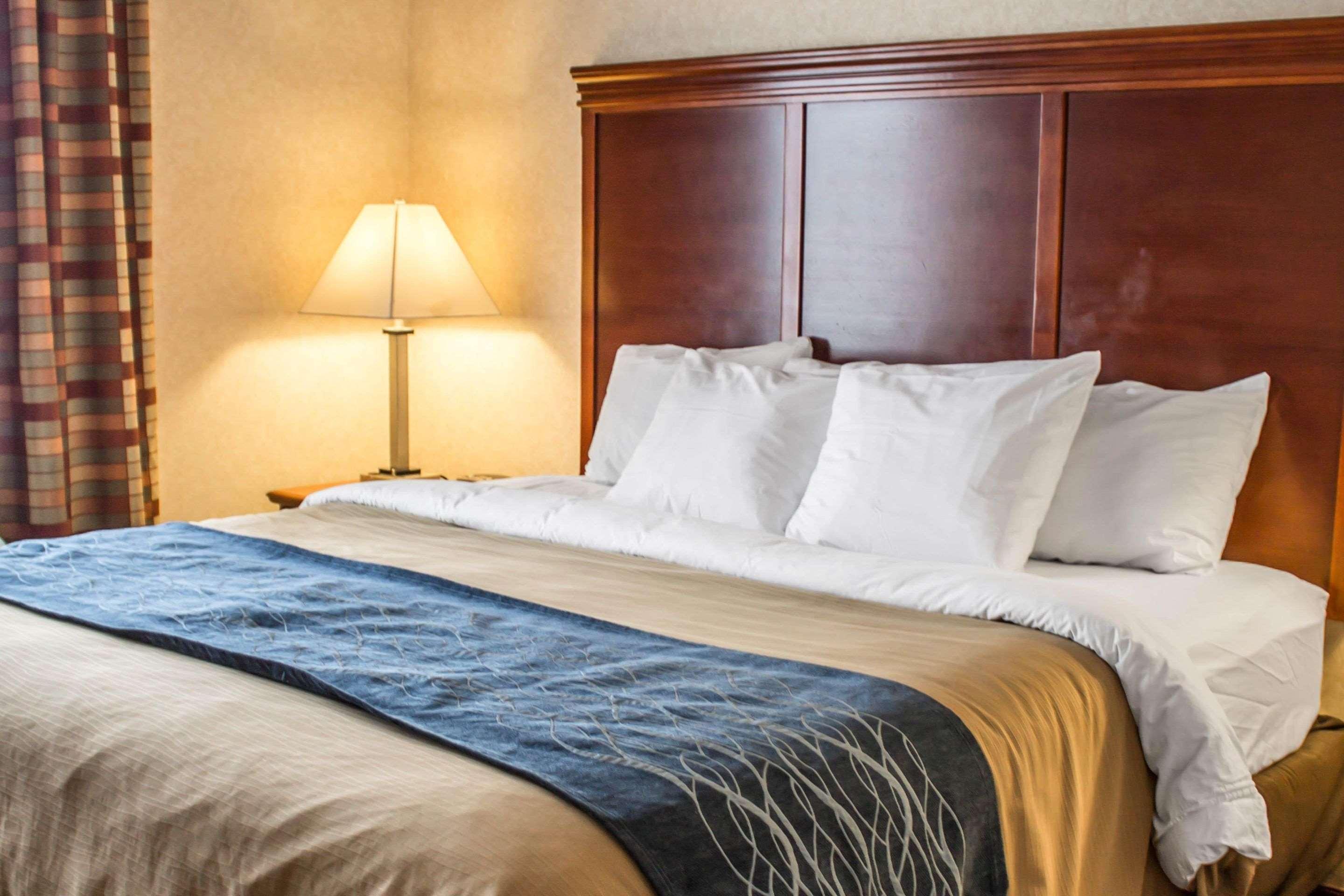 Comfort Inn & Suites Kent - University Area Екстер'єр фото