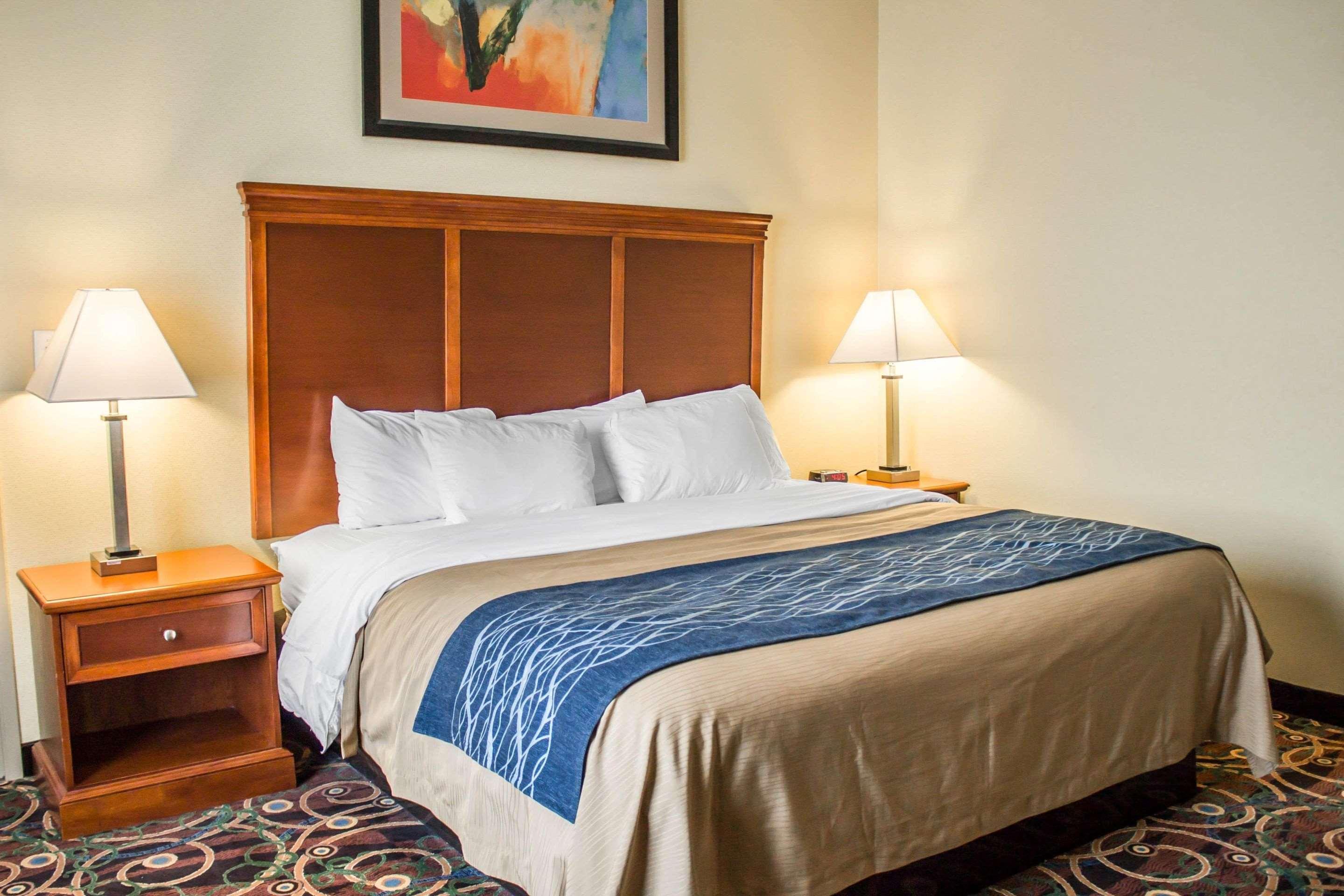 Comfort Inn & Suites Kent - University Area Екстер'єр фото