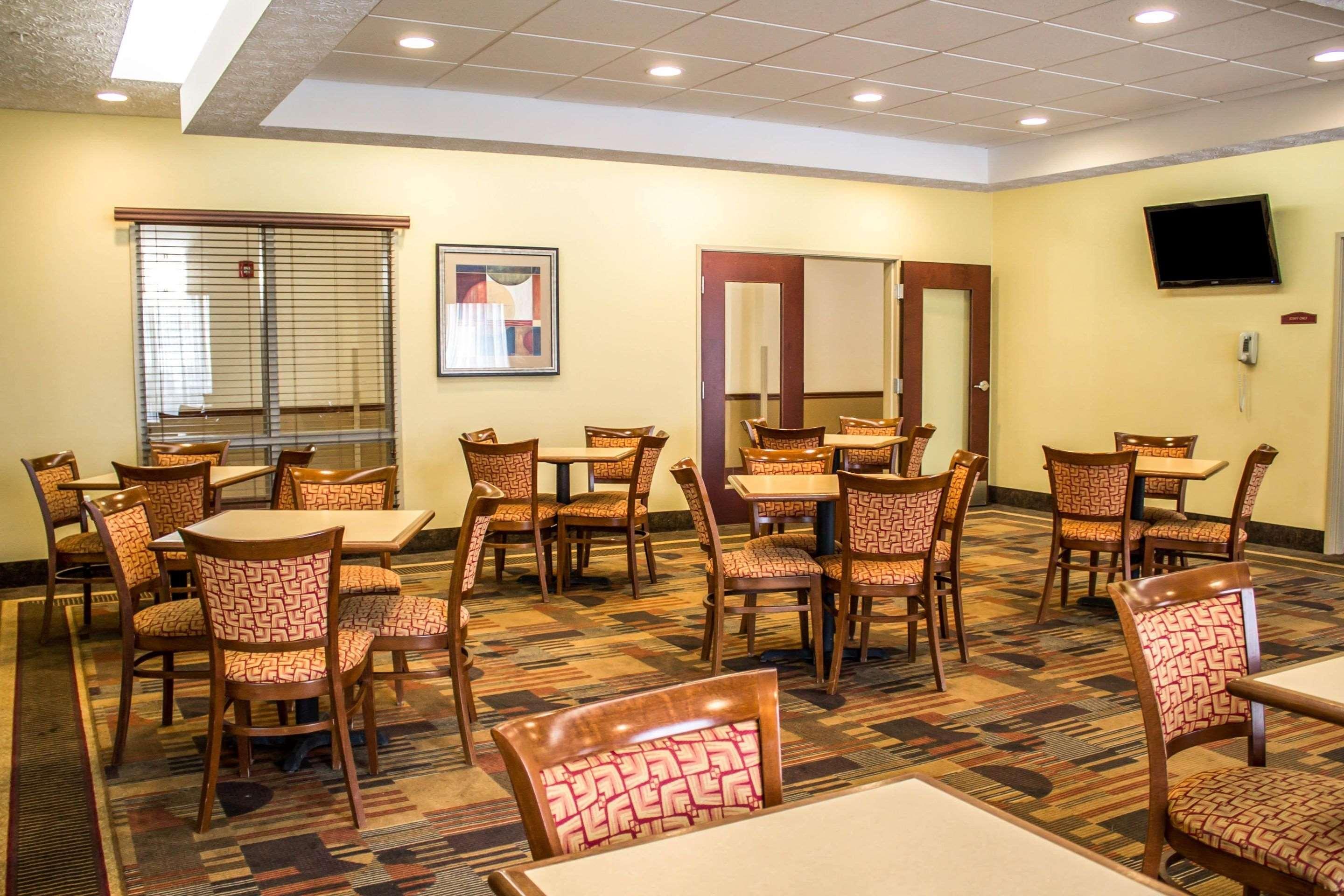 Comfort Inn & Suites Kent - University Area Екстер'єр фото