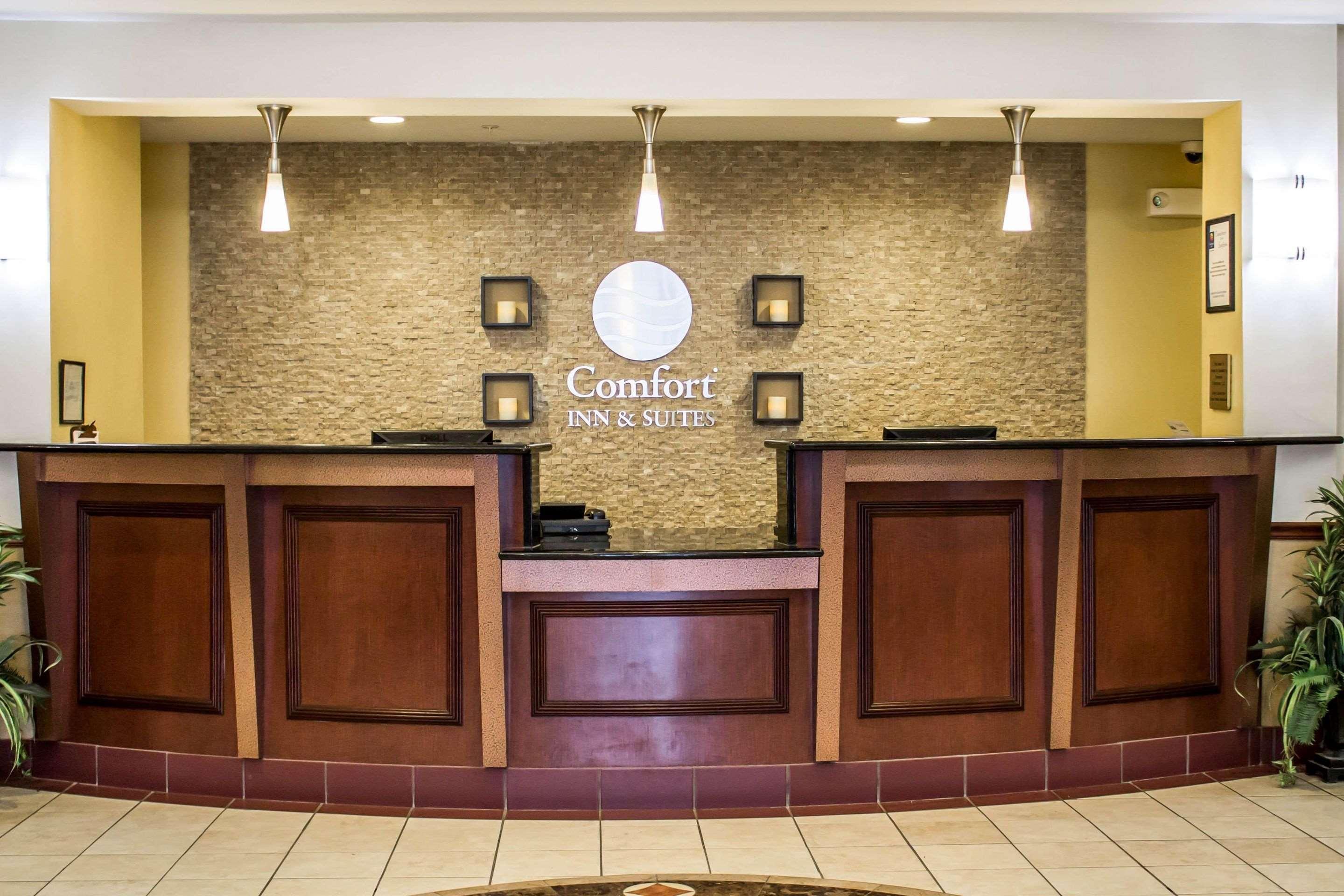 Comfort Inn & Suites Kent - University Area Екстер'єр фото